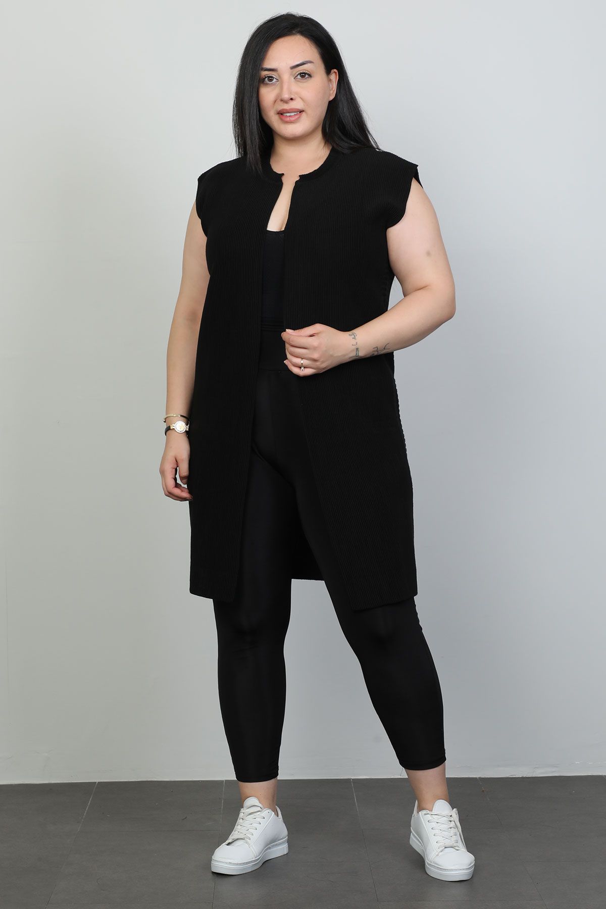 Plus size 2025 black sleeveless cardigan