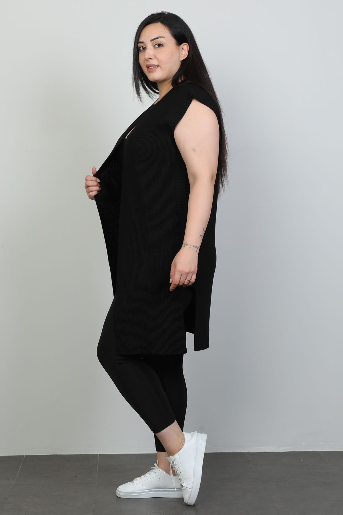 Plus size 2024 black sleeveless cardigan