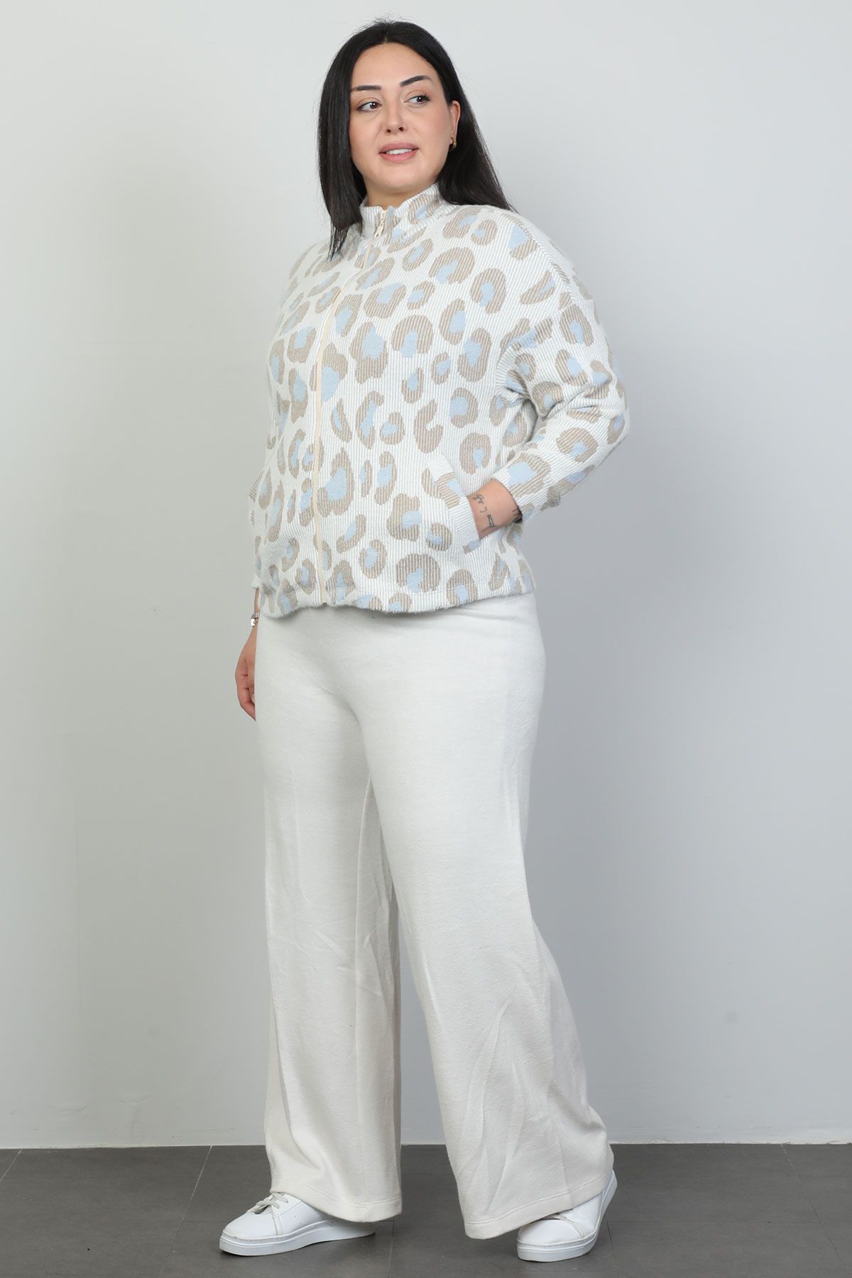 Light blue plus size hot sale pants