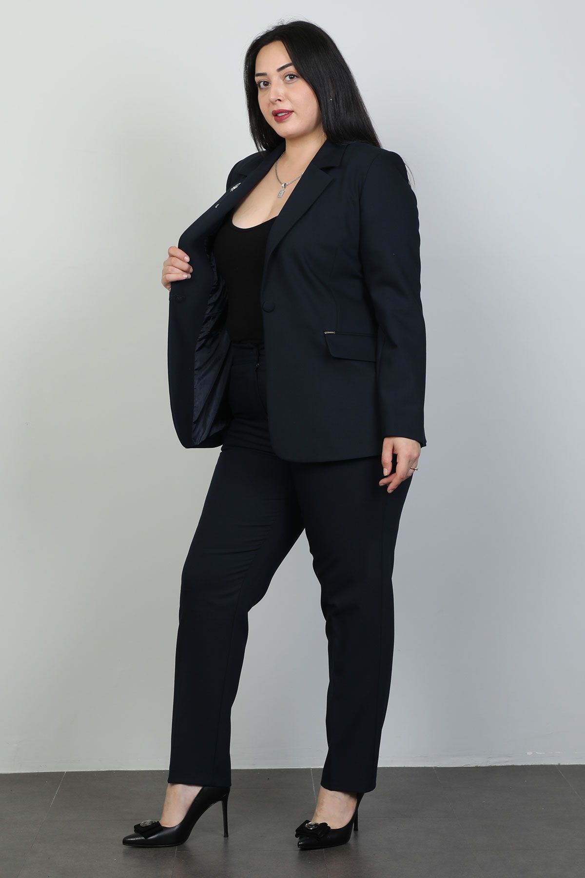 Navy blue suit 2024 women's plus size