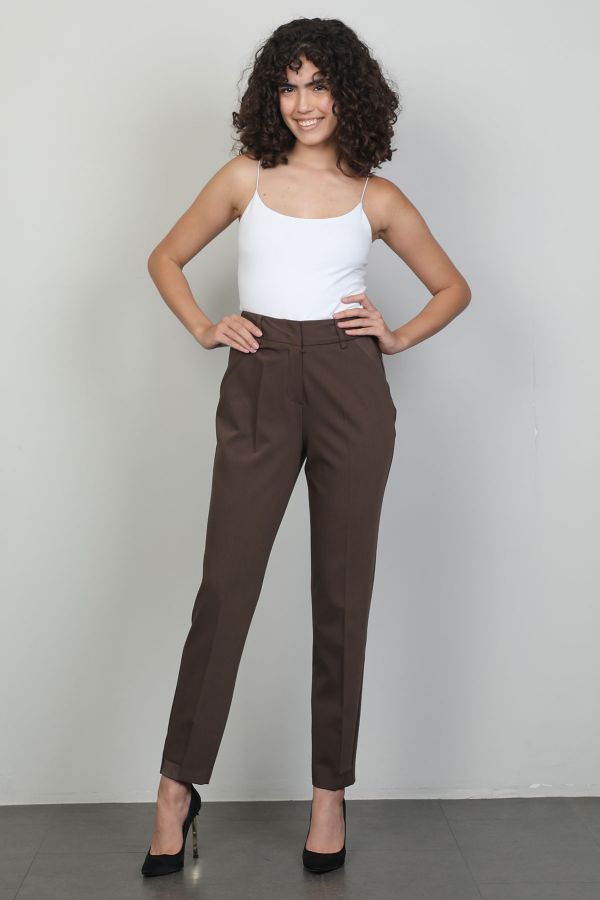 Picture of Of White 2244306 BROWN Women's Trousers