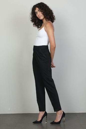 Picture of Of White 2244306 BLACK Women's Trousers