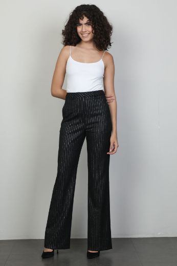 Picture of Of White 2244502 BLACK Women's Trousers