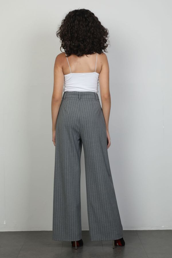 Picture of Of White 2244504 GREY Women's Trousers